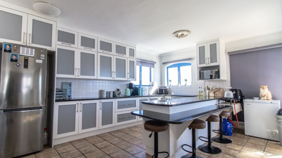 4 Bedroom Property for Sale in Paradise Beach Western Cape